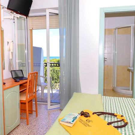 Hotel Caravel B&B ميسانو ادرياتيكو المظهر الخارجي الصورة
