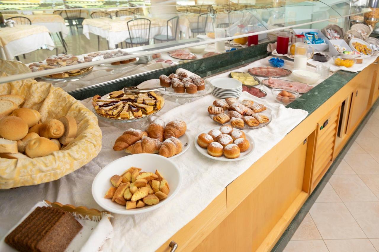 Hotel Caravel B&B ميسانو ادرياتيكو المظهر الخارجي الصورة