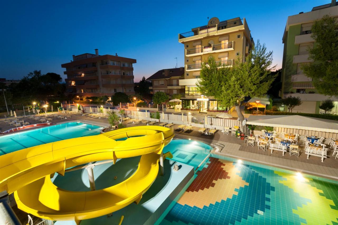 Hotel Caravel B&B ميسانو ادرياتيكو المظهر الخارجي الصورة