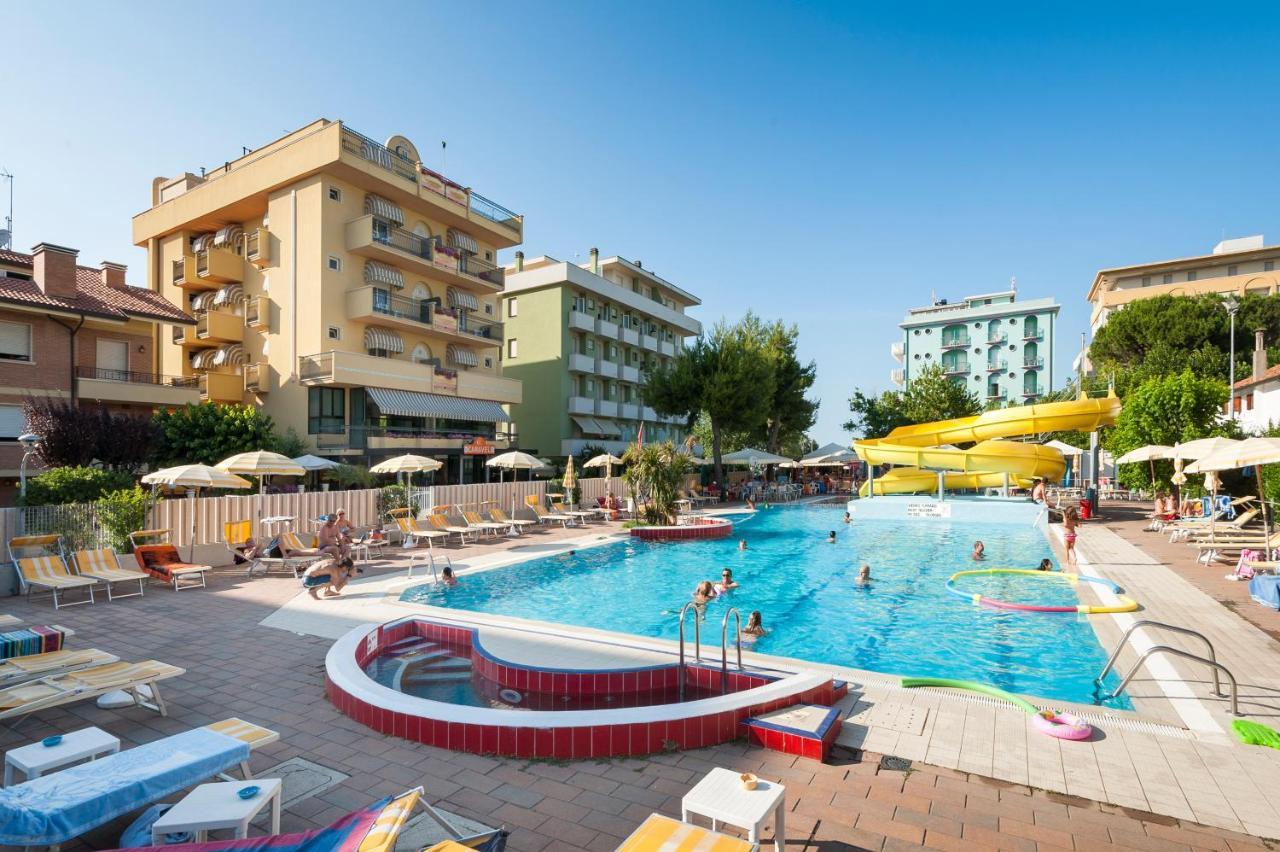 Hotel Caravel B&B ميسانو ادرياتيكو المظهر الخارجي الصورة