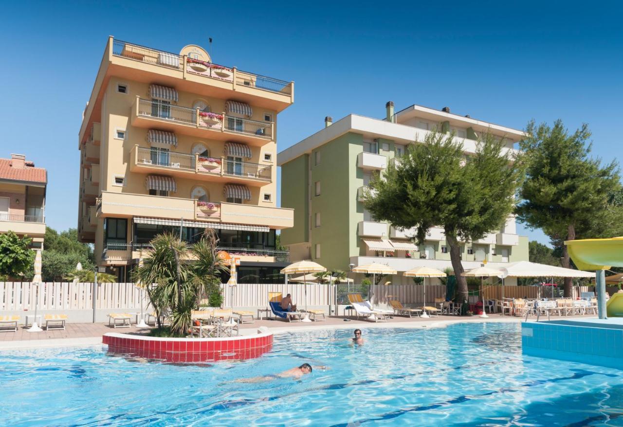 Hotel Caravel B&B ميسانو ادرياتيكو المظهر الخارجي الصورة