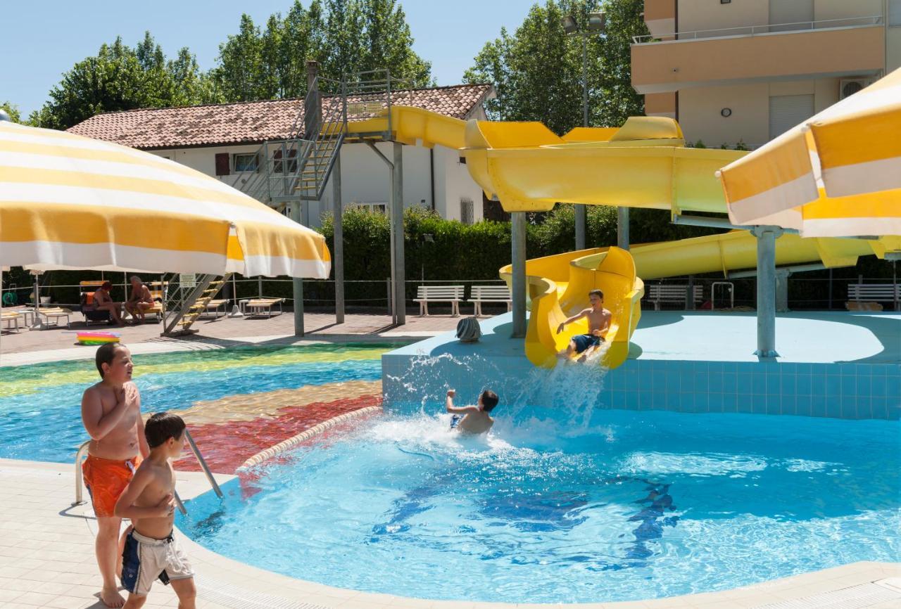 Hotel Caravel B&B ميسانو ادرياتيكو المظهر الخارجي الصورة