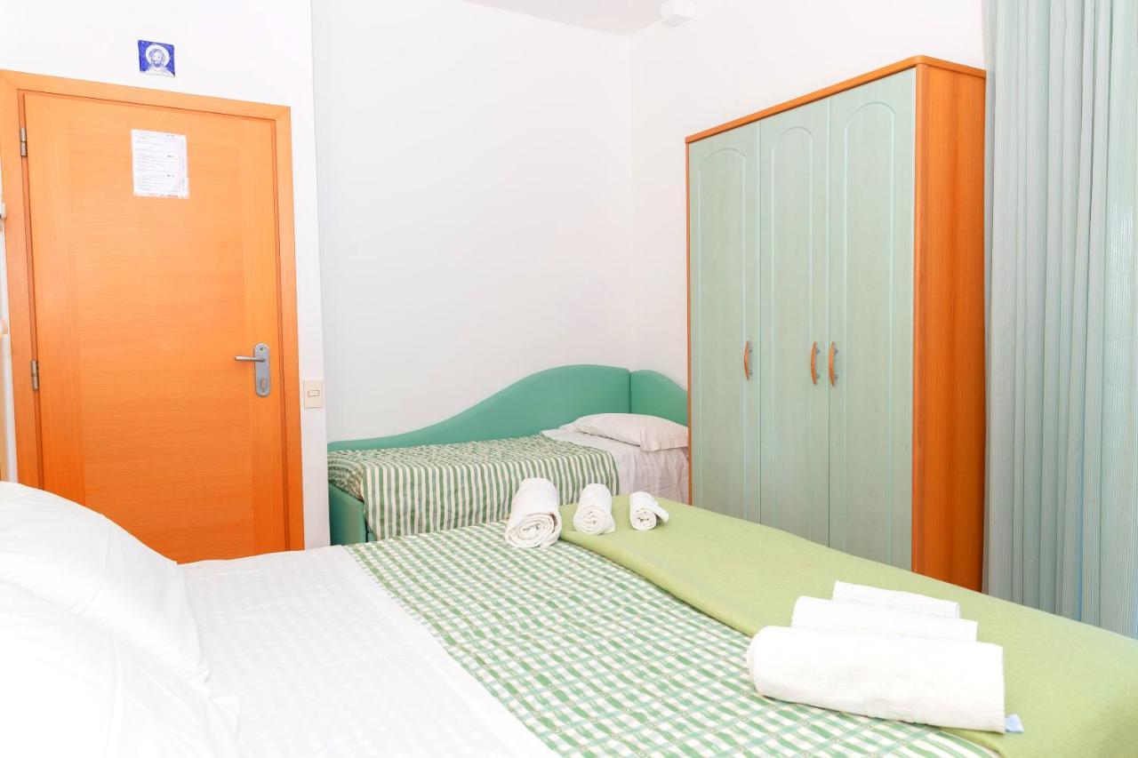 Hotel Caravel B&B ميسانو ادرياتيكو المظهر الخارجي الصورة
