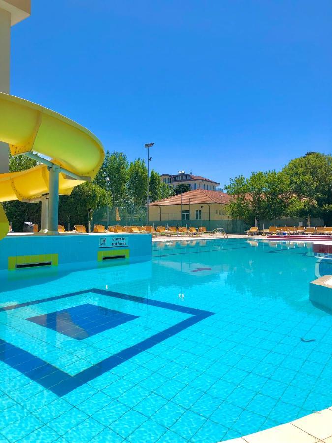 Hotel Caravel B&B ميسانو ادرياتيكو المظهر الخارجي الصورة
