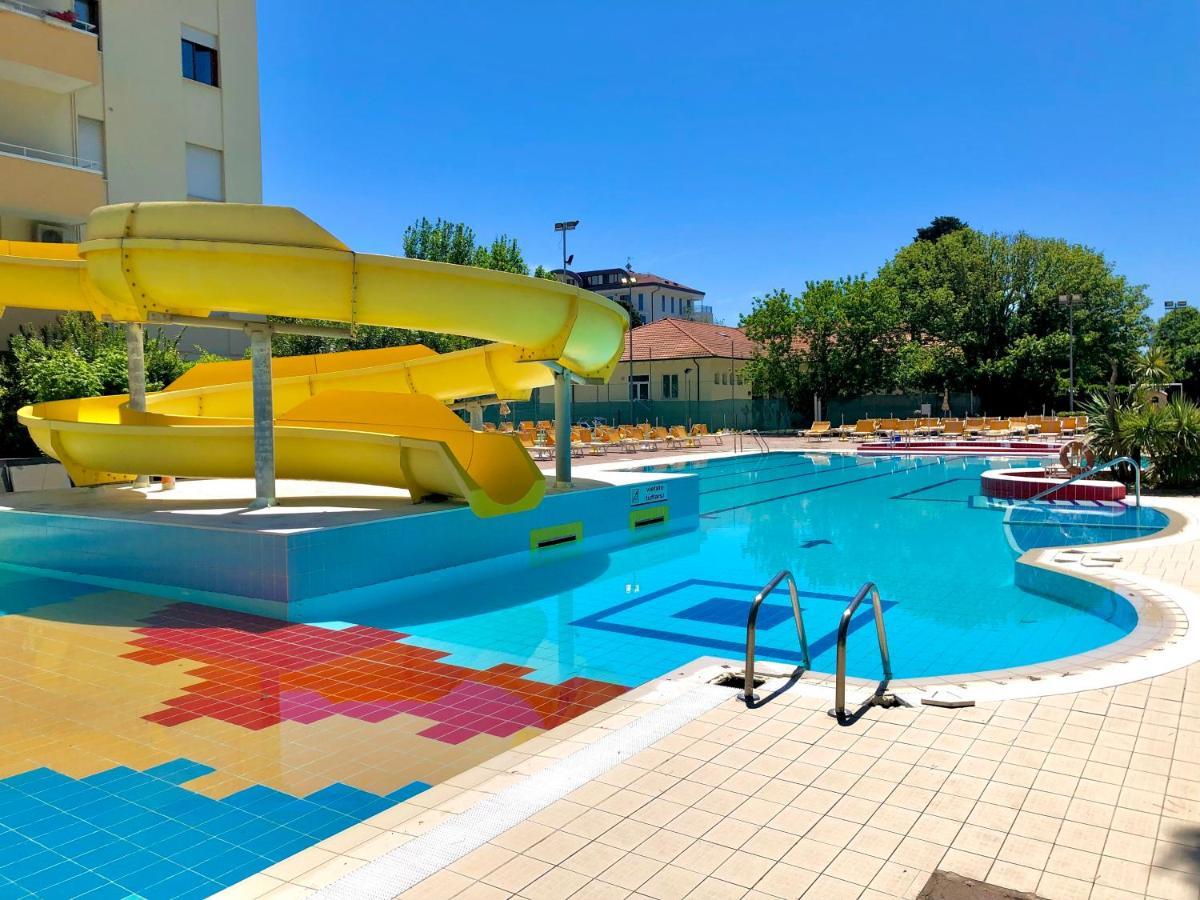 Hotel Caravel B&B ميسانو ادرياتيكو المظهر الخارجي الصورة