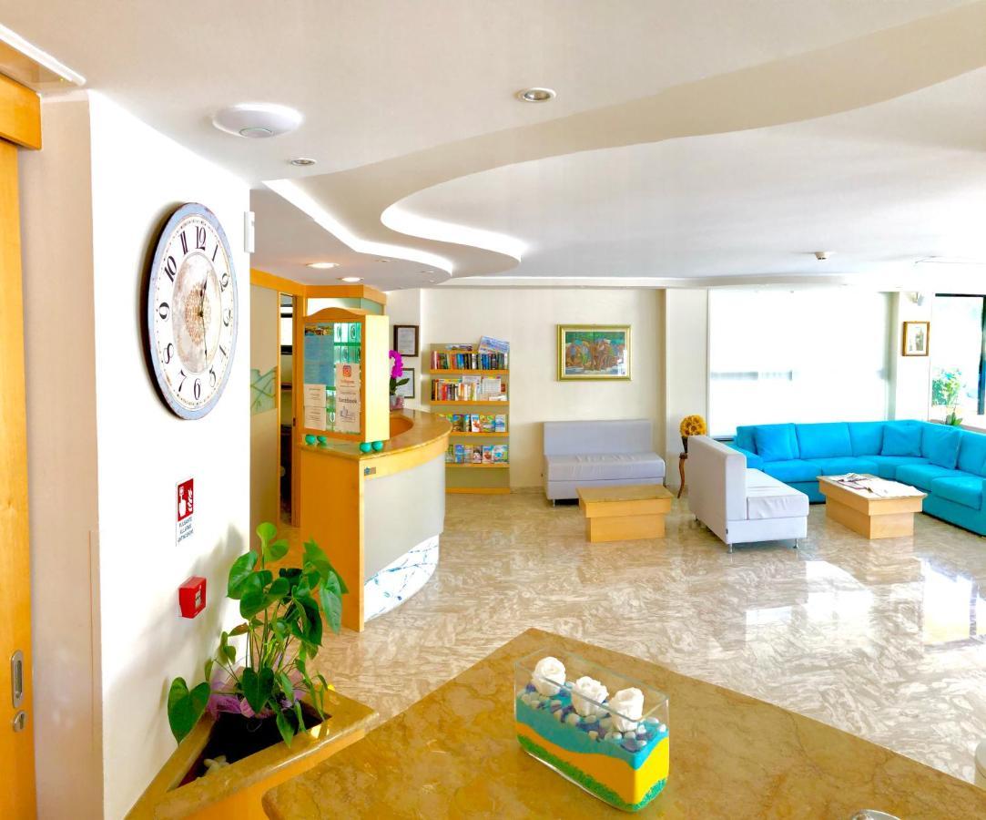 Hotel Caravel B&B ميسانو ادرياتيكو المظهر الخارجي الصورة