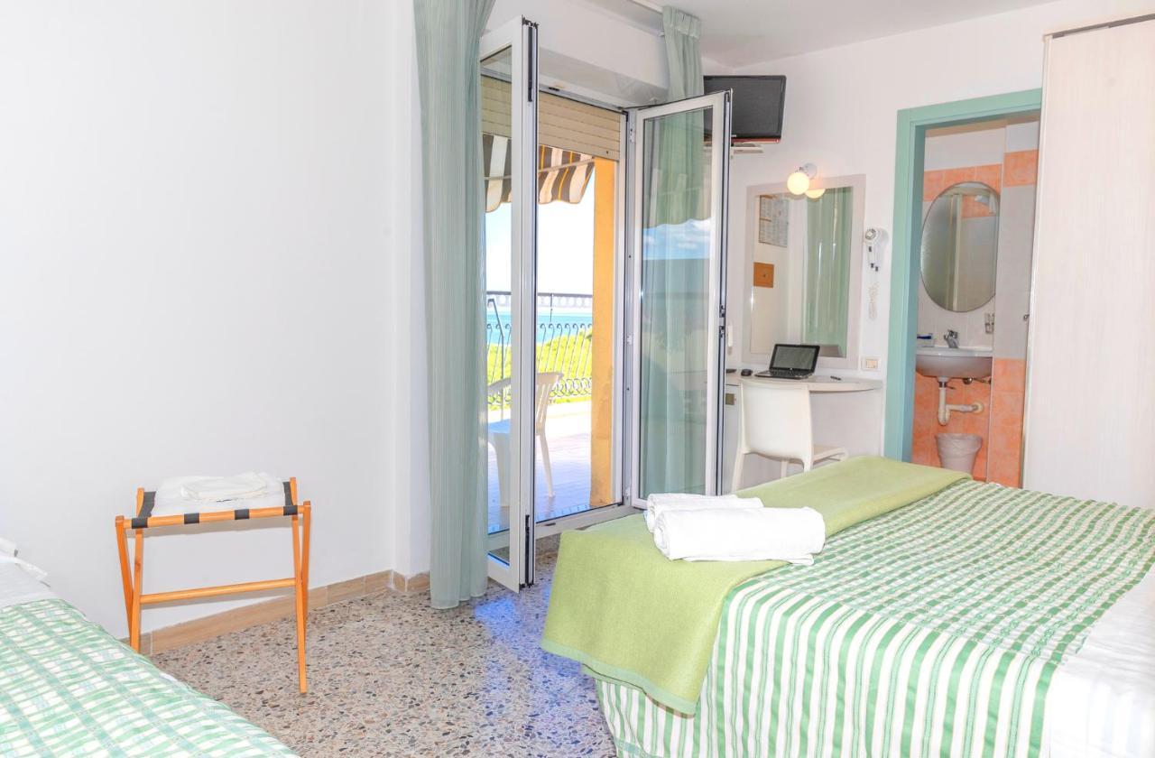 Hotel Caravel B&B ميسانو ادرياتيكو المظهر الخارجي الصورة