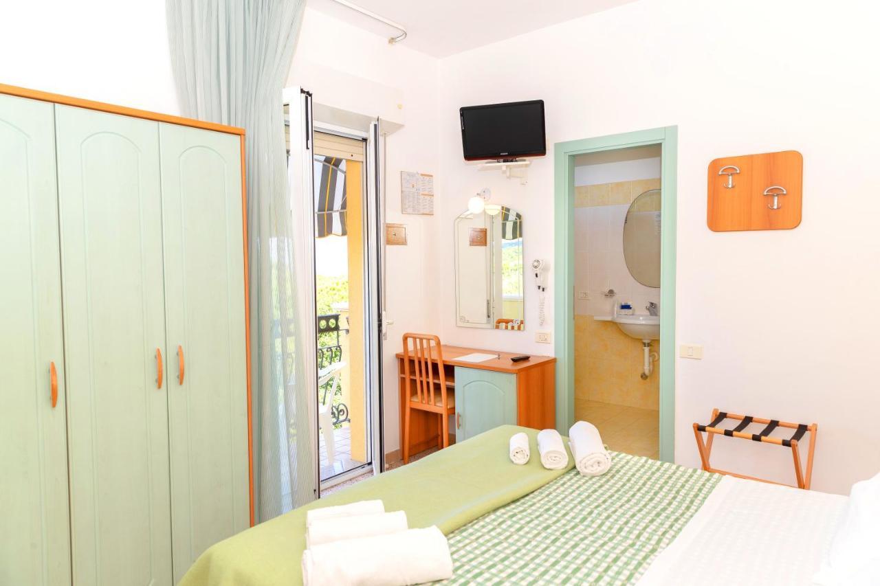 Hotel Caravel B&B ميسانو ادرياتيكو المظهر الخارجي الصورة
